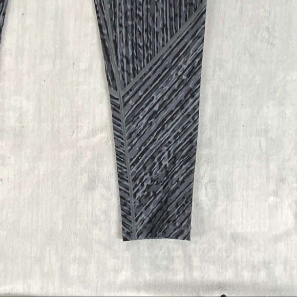 Nike Leggings / Running Tights Womens Large Grey Patterned Stretch Activewear - Picture 5 of 8